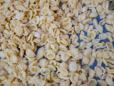 Le signore delle orecchiette dell'Arco Basso